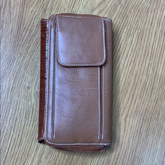 Bellerose Two Tone Tan Wallet Lots of Compartments - Picture 2 of 6